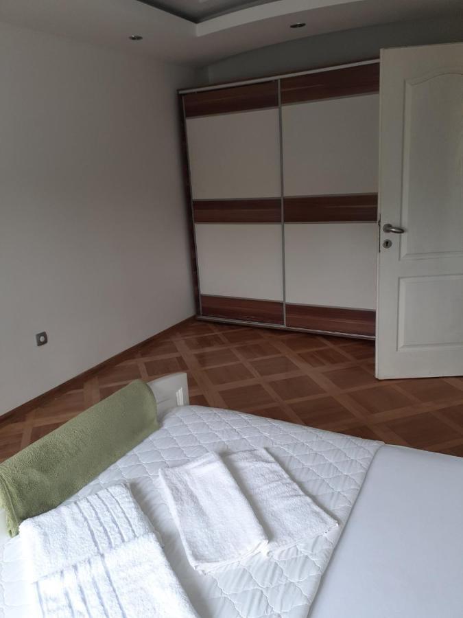 Loznicki stan na dan 2 - stan na dan Loznica Apartment Bagian luar foto